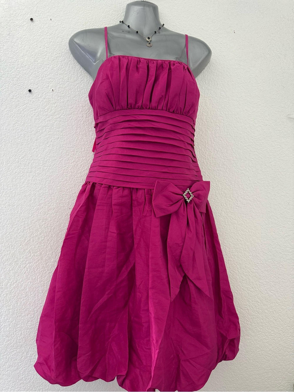 Young’s girl Fuchsia Party Dress with Bow Detail